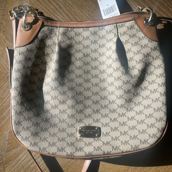 MICHEAL KORS WOMENS JET SET NATRUAL JACQUARD LARGE CONVERTIBLE SHOULDER BAG NEW - Picture 3 of 6